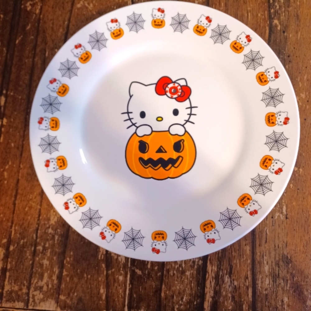 Hello kitty x Halloween Ceramic dinner plate BNWOT VHTF RARE SOLD OUT